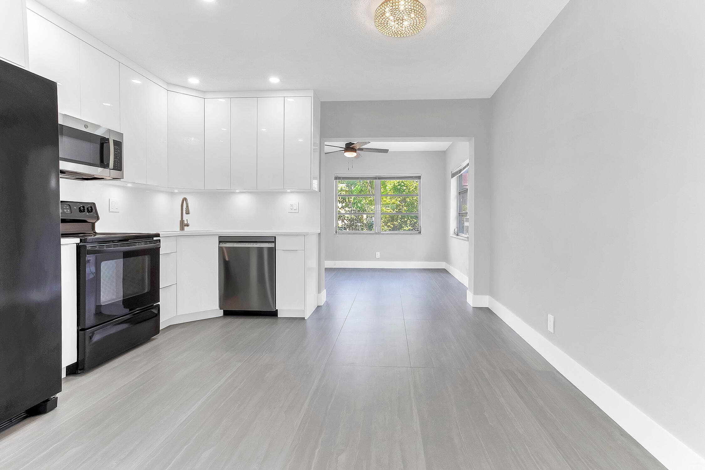 7609 70 Tamarac FL 33321 — thumbnail 8 of 29