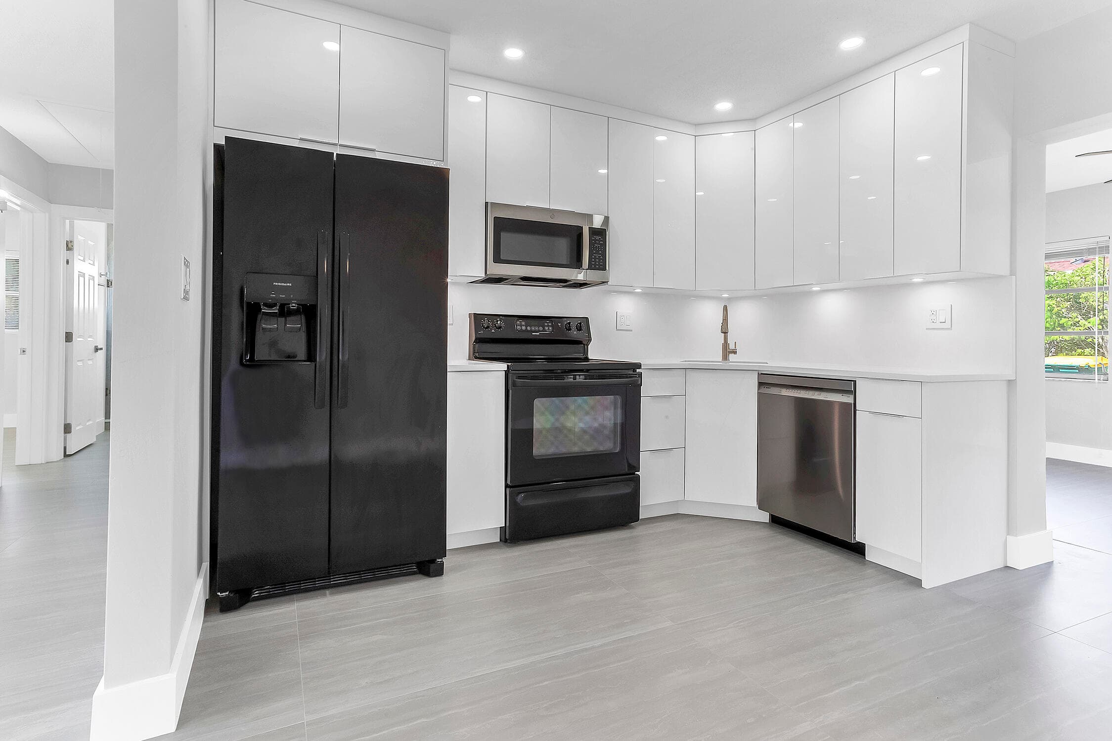 7609 70 Tamarac FL 33321 — thumbnail 9 of 29