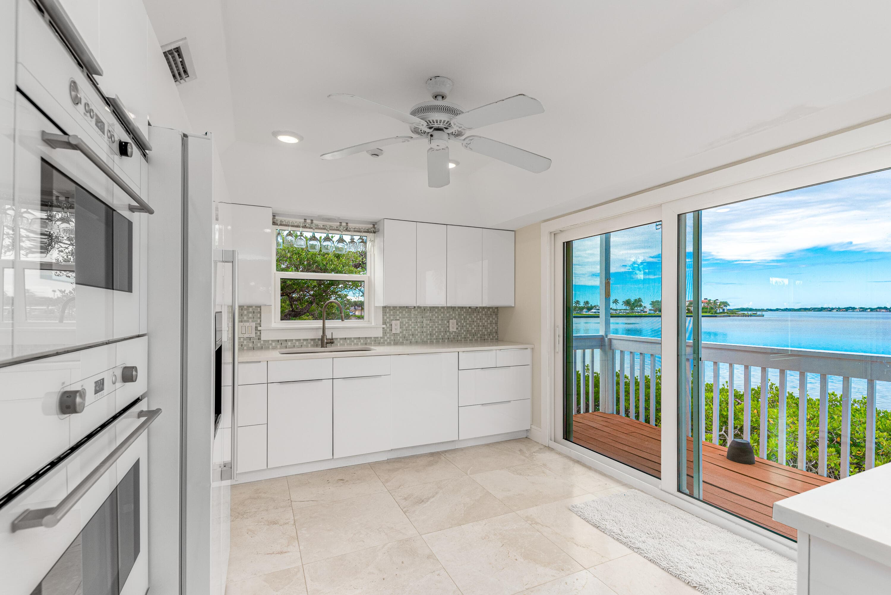 1470 Macarthur Stuart FL 34996 — thumbnail 6 of 18