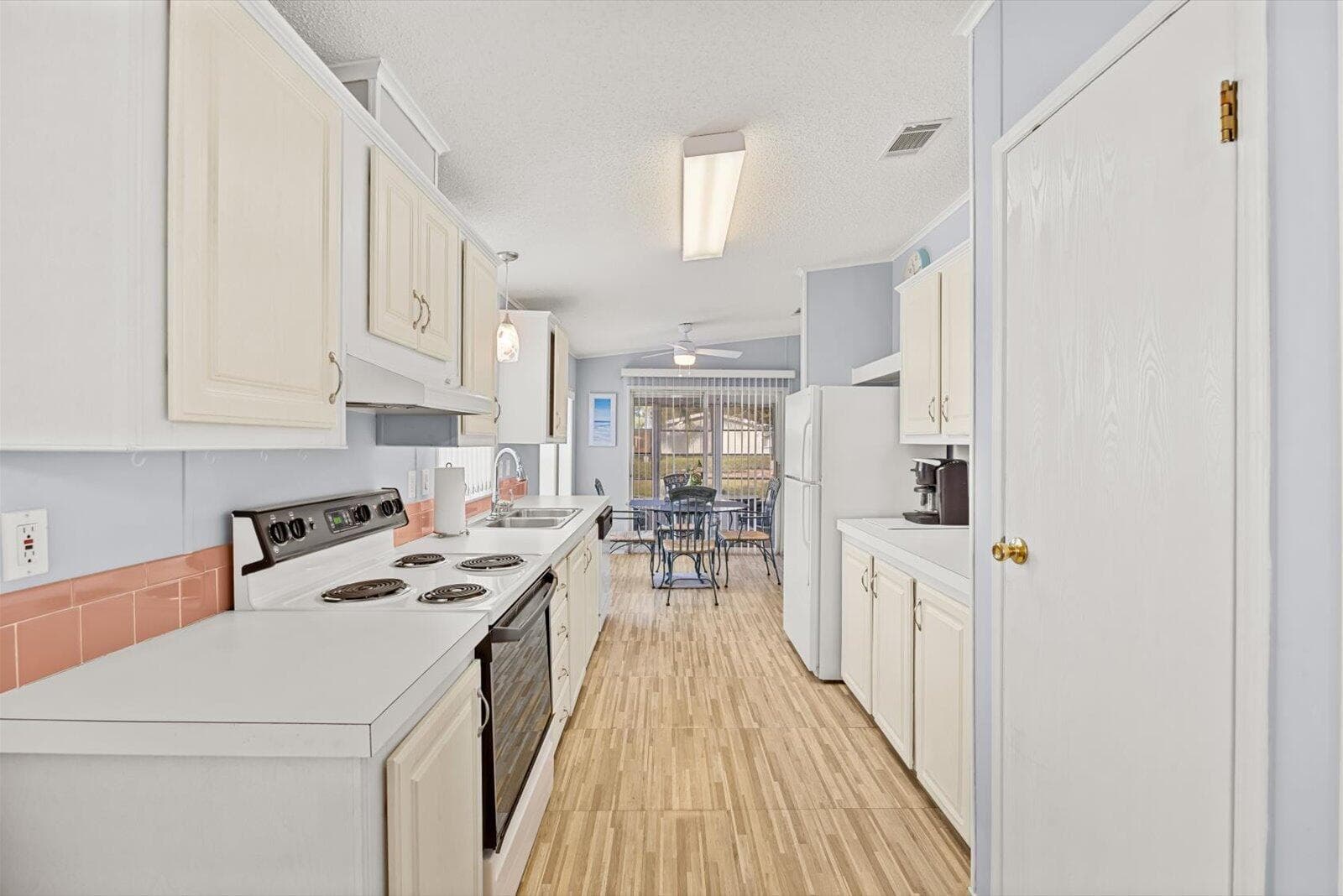 3805 Doral Port St. Lucie FL 34952 — thumbnail 10 of 44