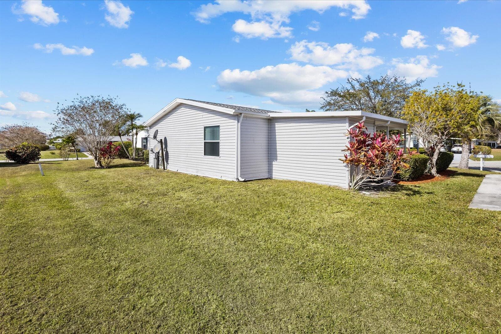 3805 Doral Port St. Lucie FL 34952 — thumbnail 30 of 44
