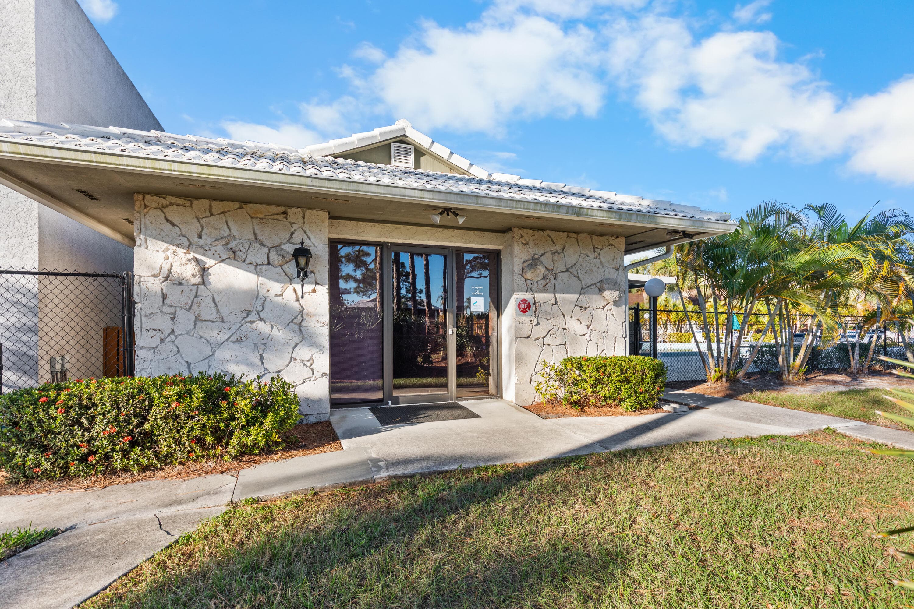 2302 Round Table #B Port St. Lucie FL 34952 — thumbnail 41 of 49