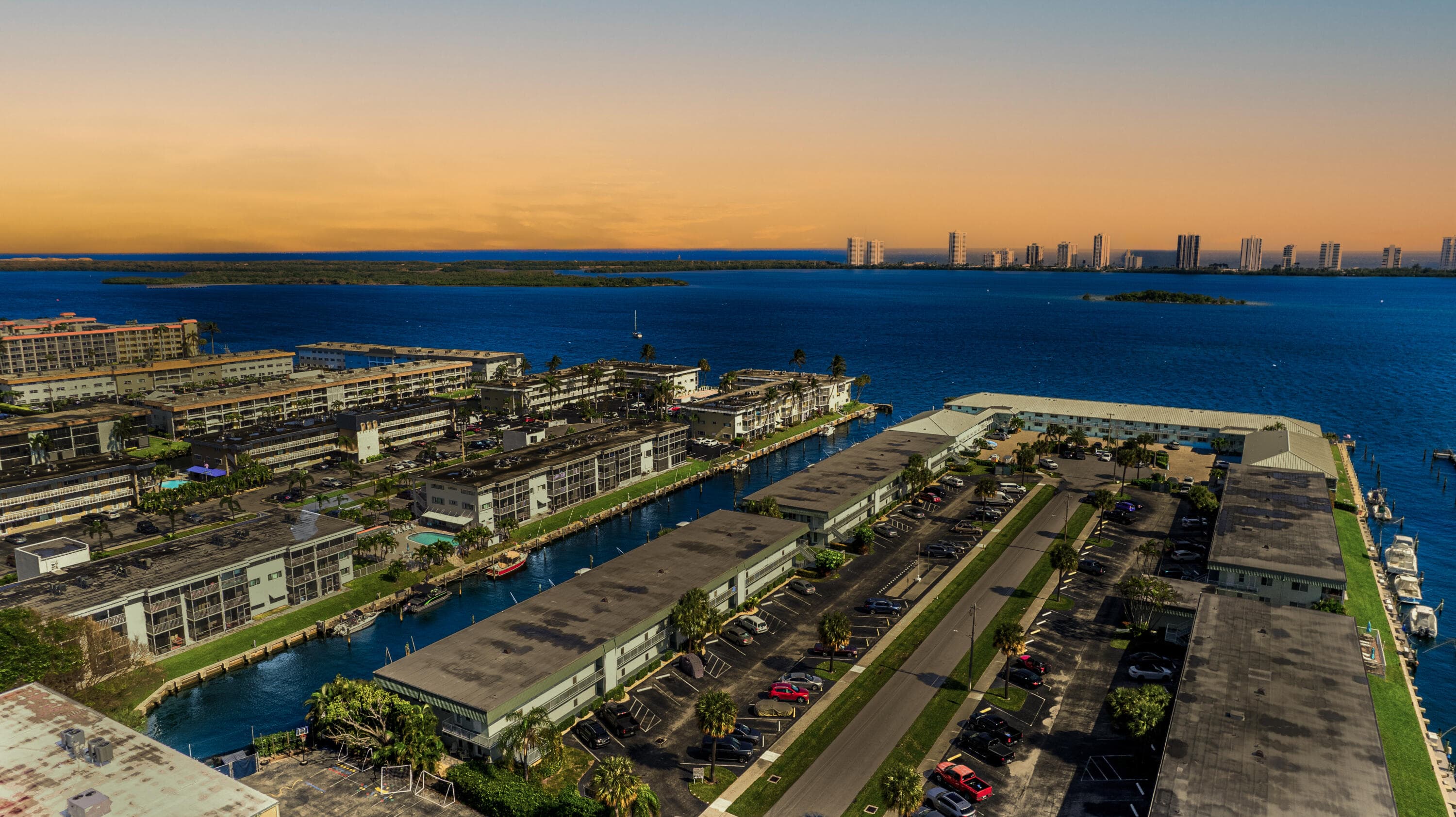 101 Doolen #201 North Palm Beach FL 33408 — thumbnail 3 of 52