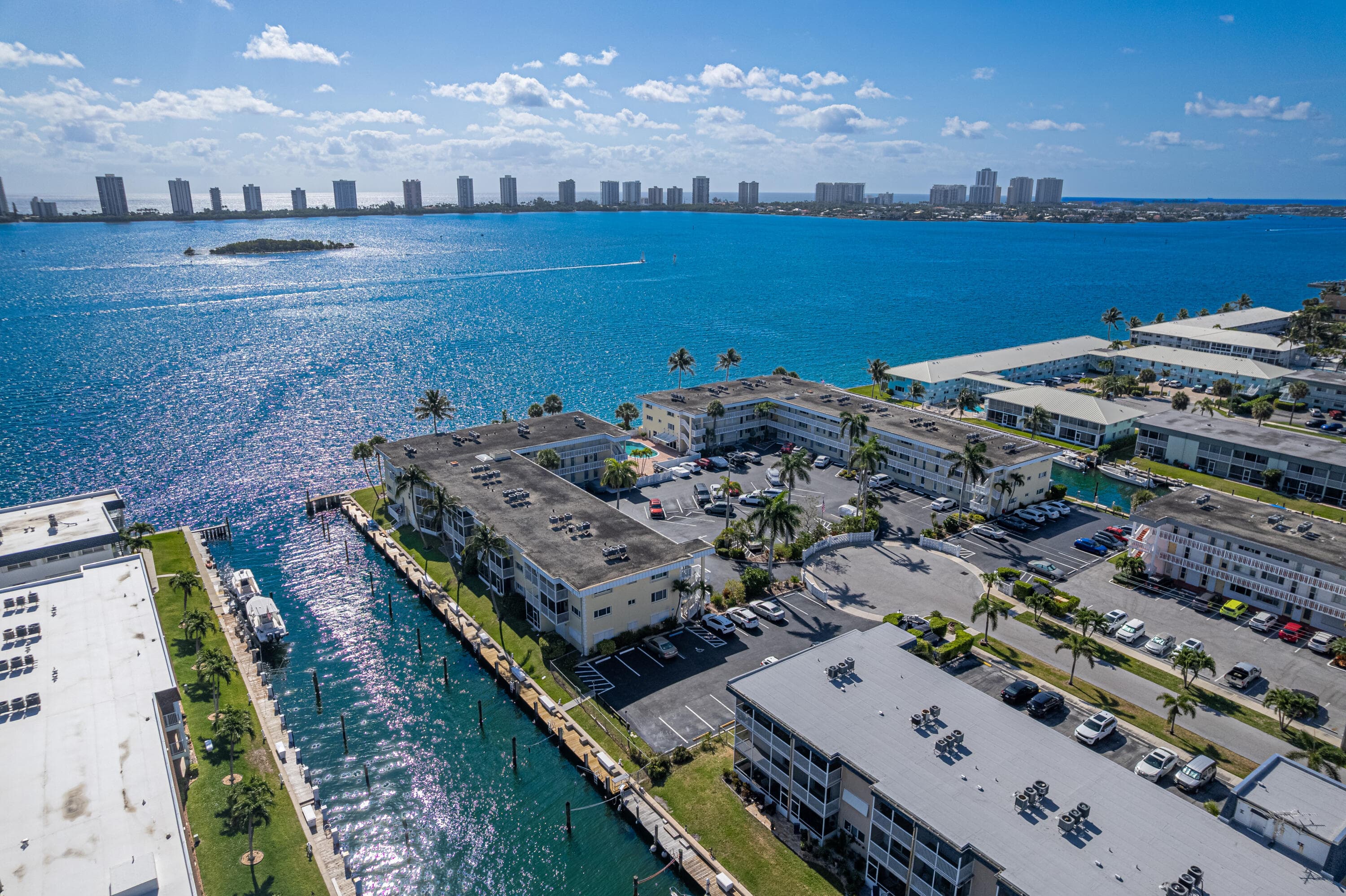 101 Doolen #201 North Palm Beach FL 33408 — thumbnail 4 of 52