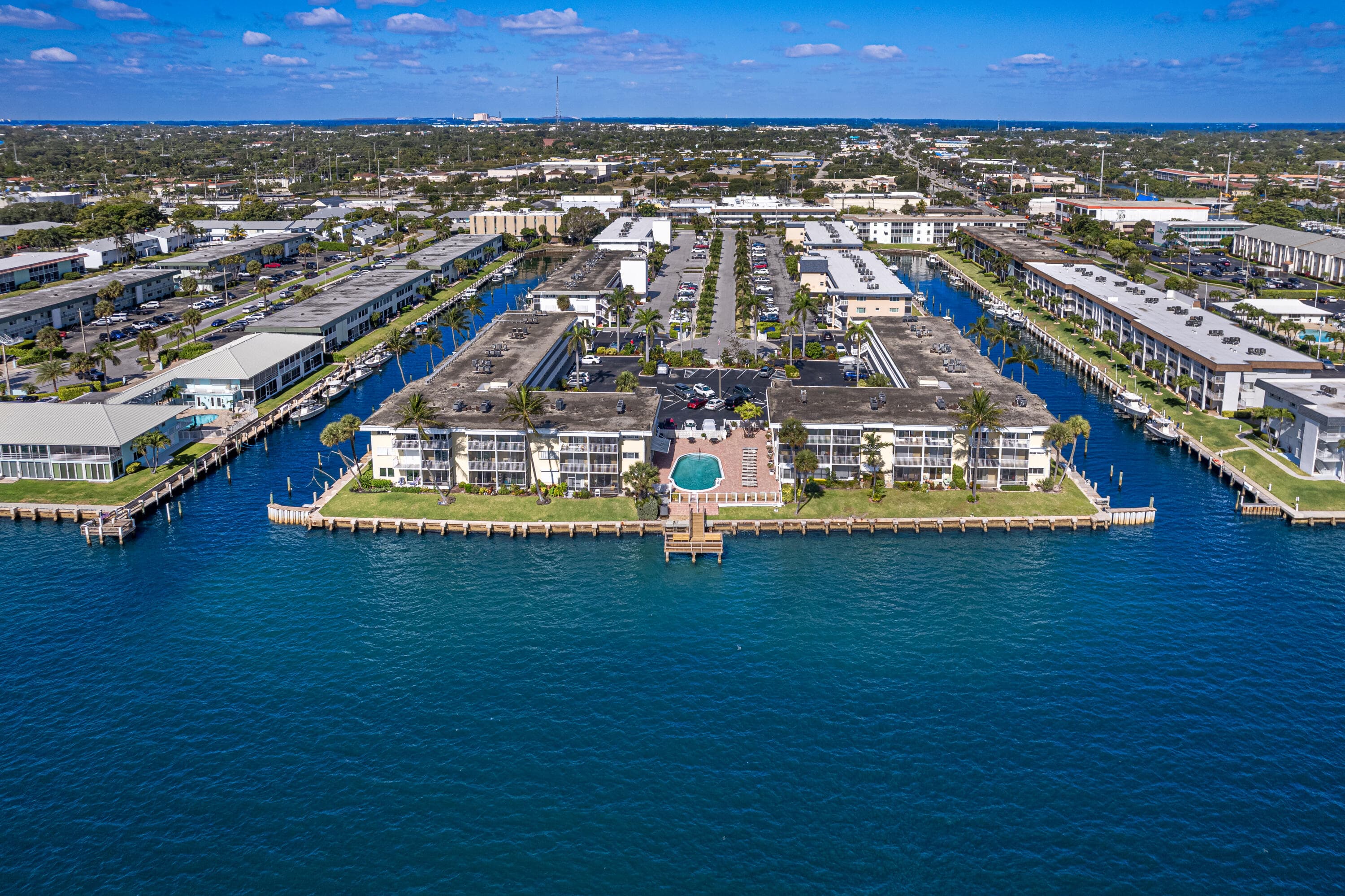 101 Doolen #201 North Palm Beach FL 33408 — thumbnail 7 of 52