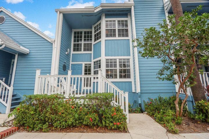 726 Ocean Dunes Jupiter FL 33477 — thumbnail 3 of 34