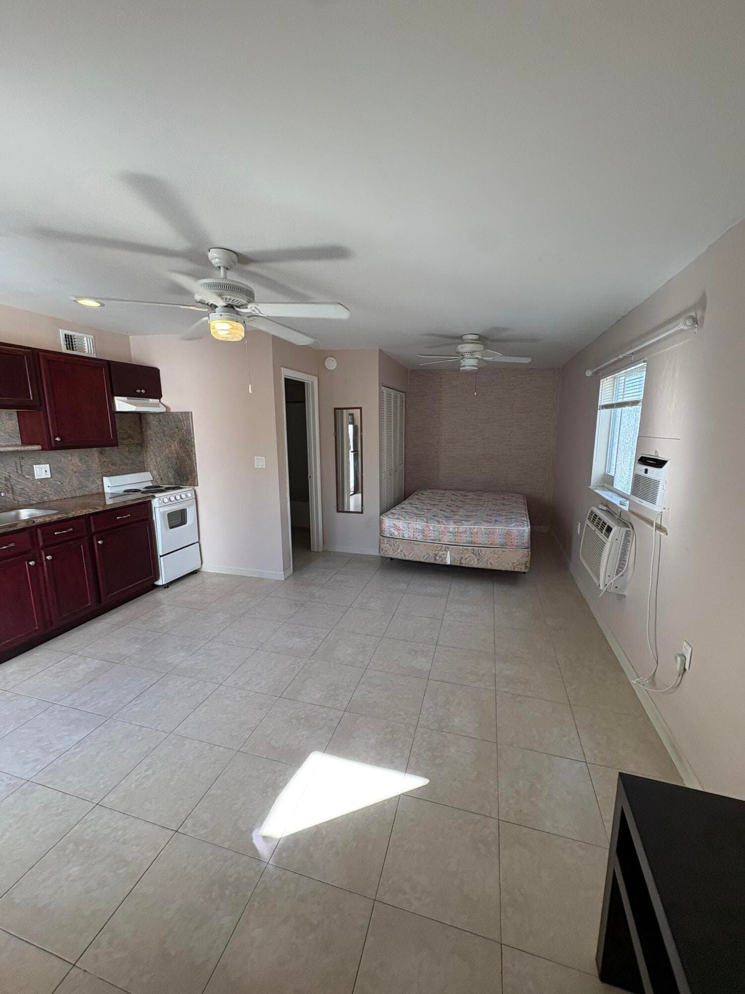 141 Ipswich #3 Boca Raton FL 33487 — thumbnail 3 of 8