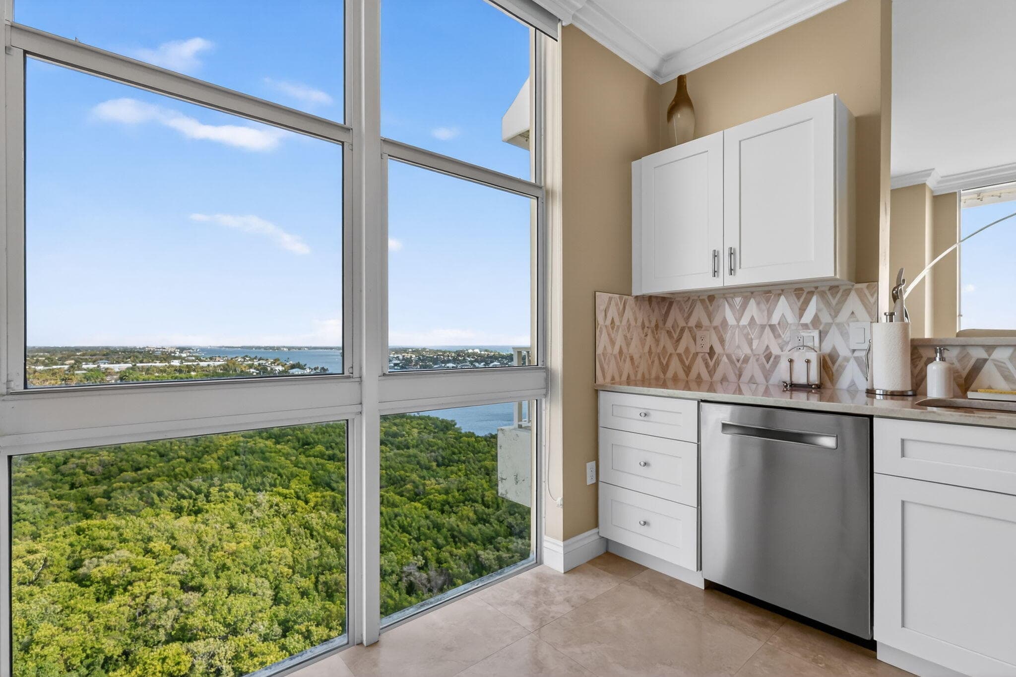 700 Boynton Beach #Ph 2 Boynton Beach FL 33435 — thumbnail 16 of 52