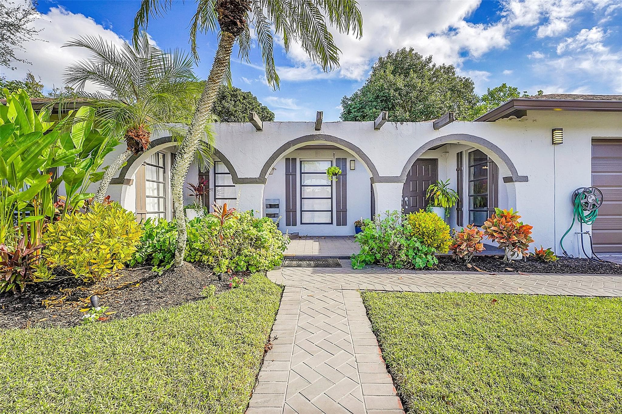 1618 The 12th Fairway Wellington FL 33414 — thumbnail 3 of 37