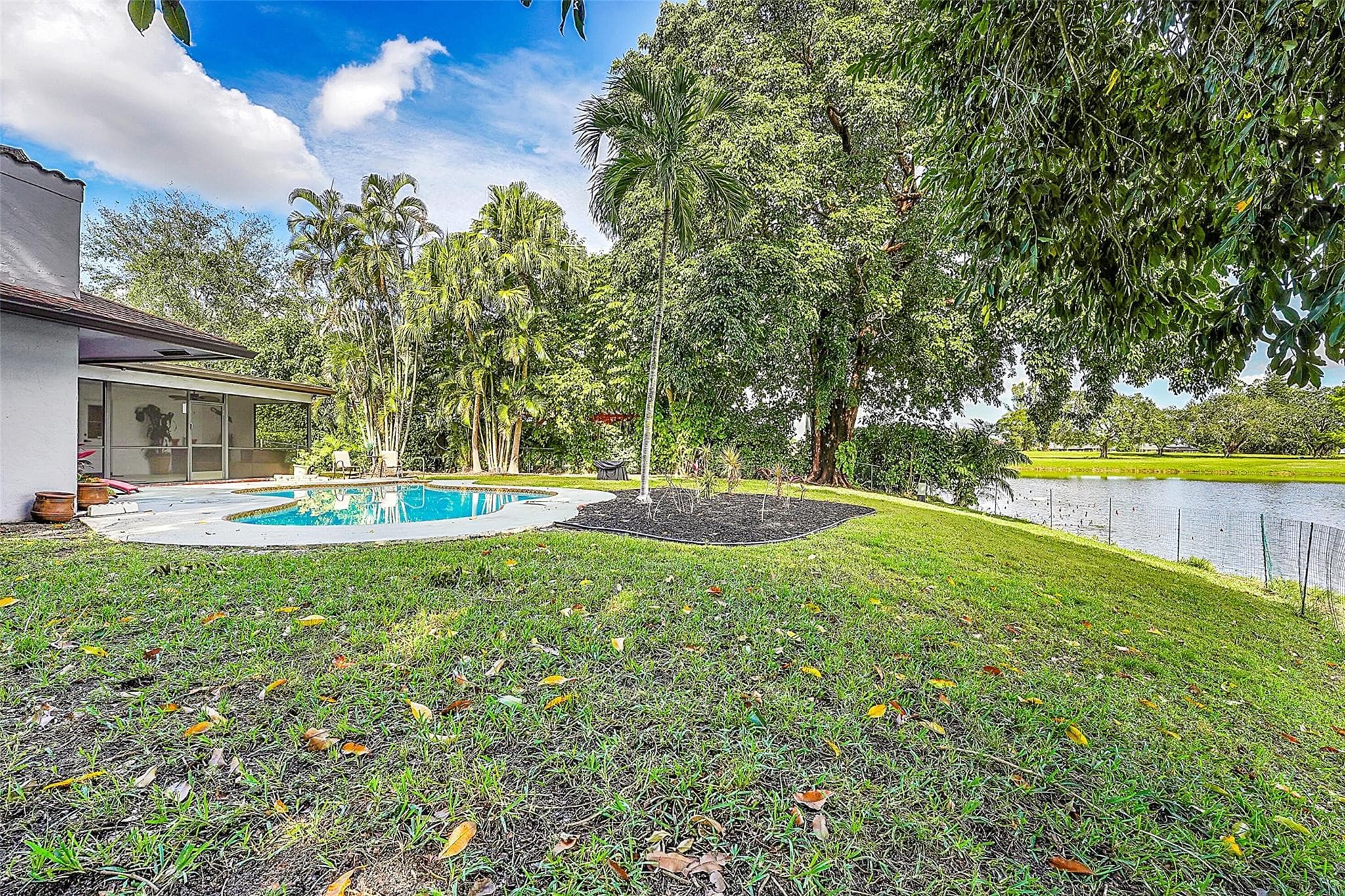 1618 The 12th Fairway Wellington FL 33414 — thumbnail 33 of 37