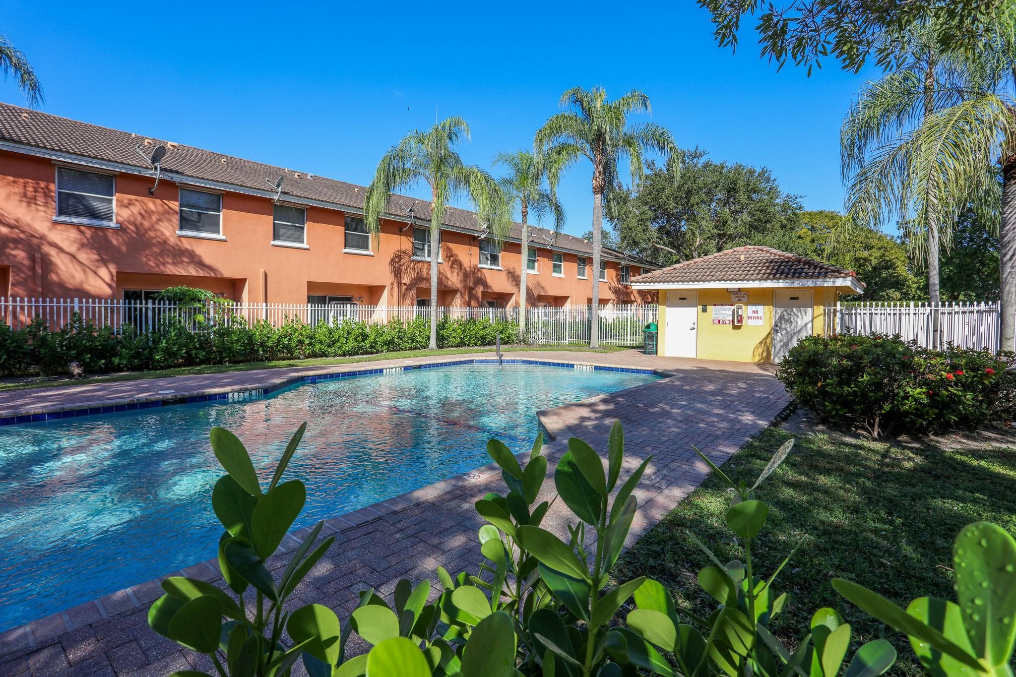 4149 67th Te #4149 Lauderhill FL 33319 — thumbnail 12 of 17