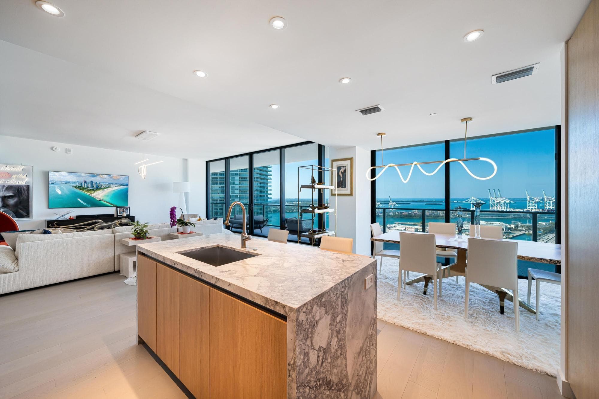 500 Alton #2702 Miami Beach FL 33139 — thumbnail 6 of 33