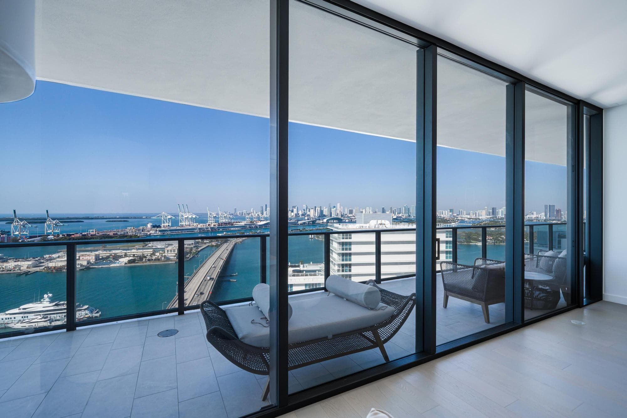 500 Alton #2702 Miami Beach FL 33139 — thumbnail 9 of 33
