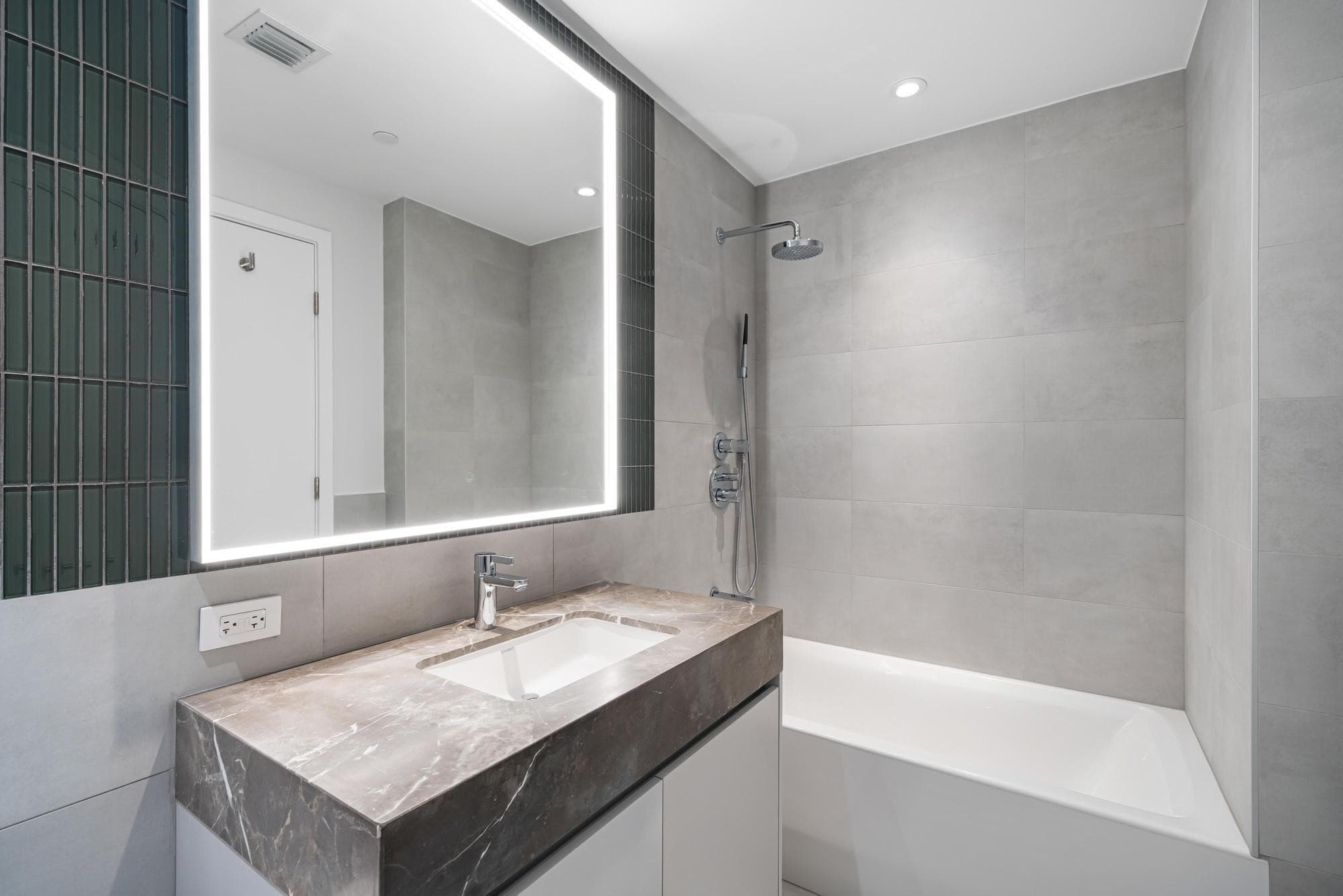 500 Alton #2702 Miami Beach FL 33139 — thumbnail 12 of 33