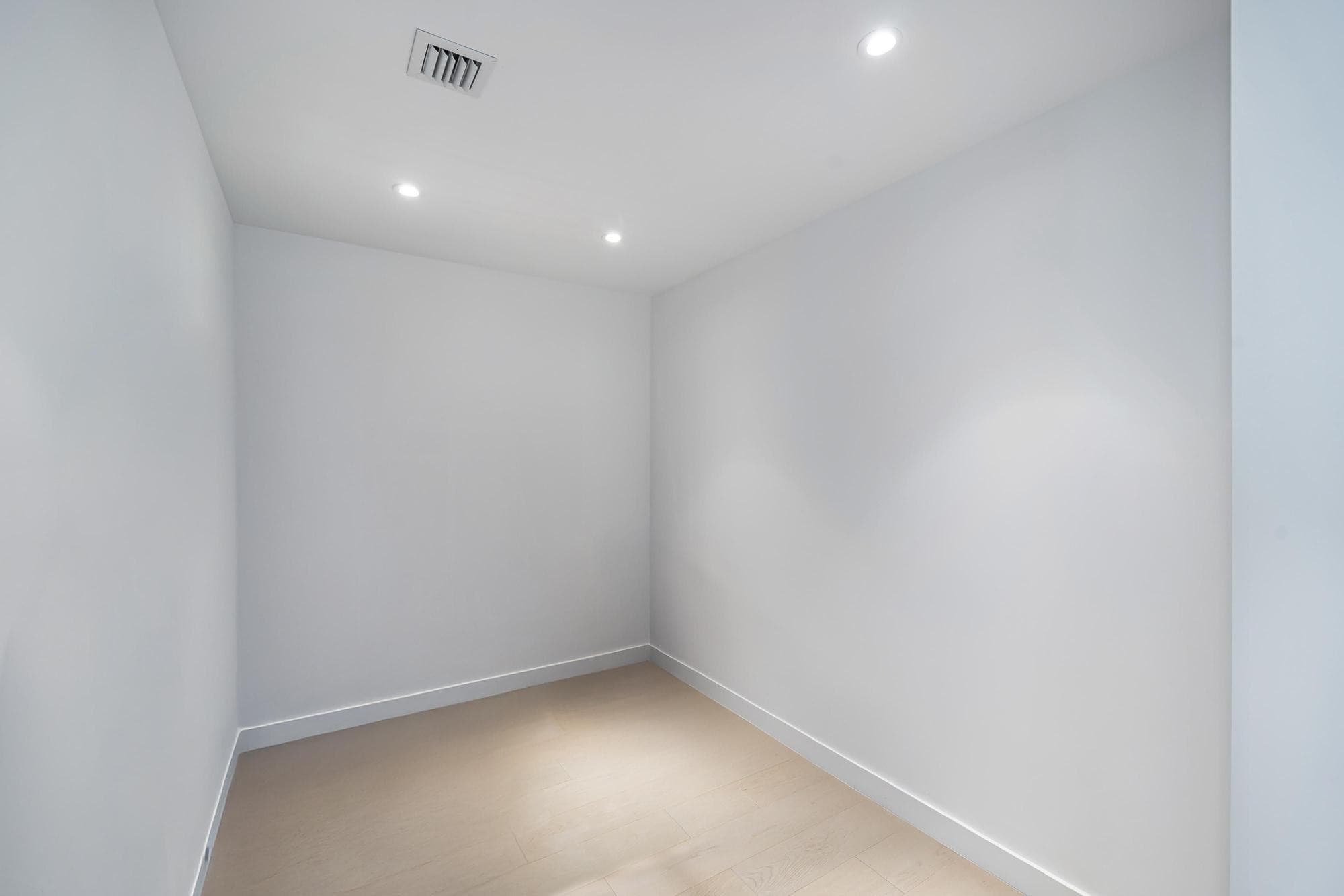 500 Alton #2702 Miami Beach FL 33139 — thumbnail 19 of 33