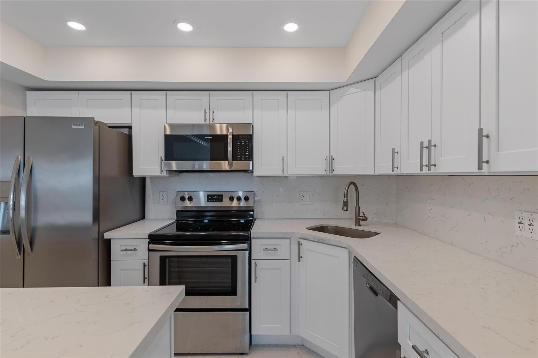 4010 Galt Ocean #1516 Fort Lauderdale FL 33308 — thumbnail 9 of 48