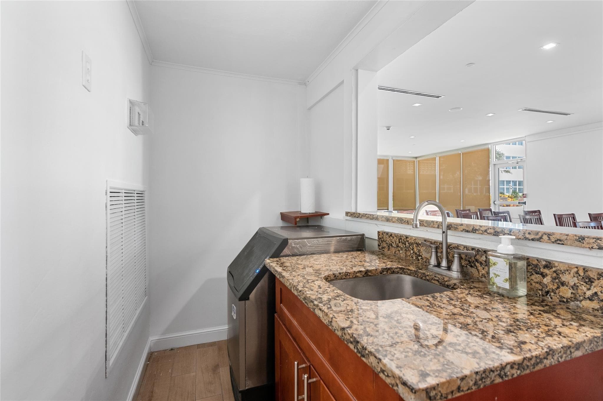 4010 Galt Ocean #1516 Fort Lauderdale FL 33308 — thumbnail 41 of 48
