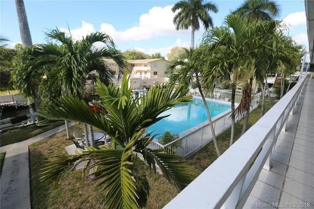 1820 Venice Park #205 North Miami FL 33181 — thumbnail 3 of 14