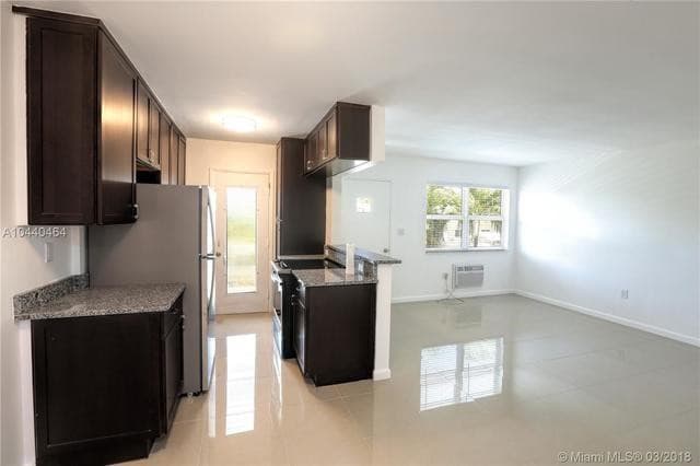 1820 Venice Park #205 North Miami FL 33181 — thumbnail 5 of 14