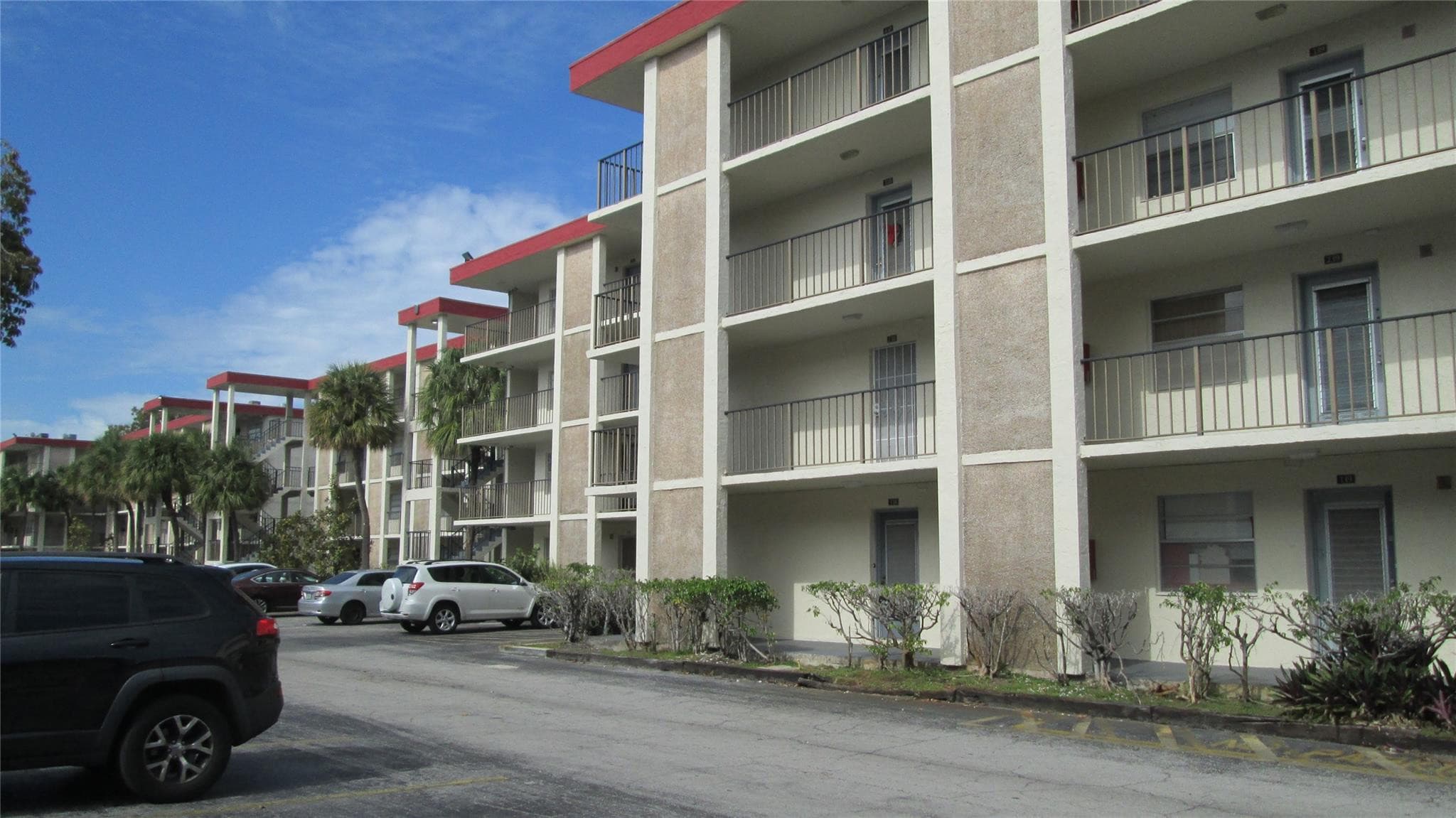 3001 48th #237 Lauderdale Lakes FL 33313 — thumbnail 4 of 22