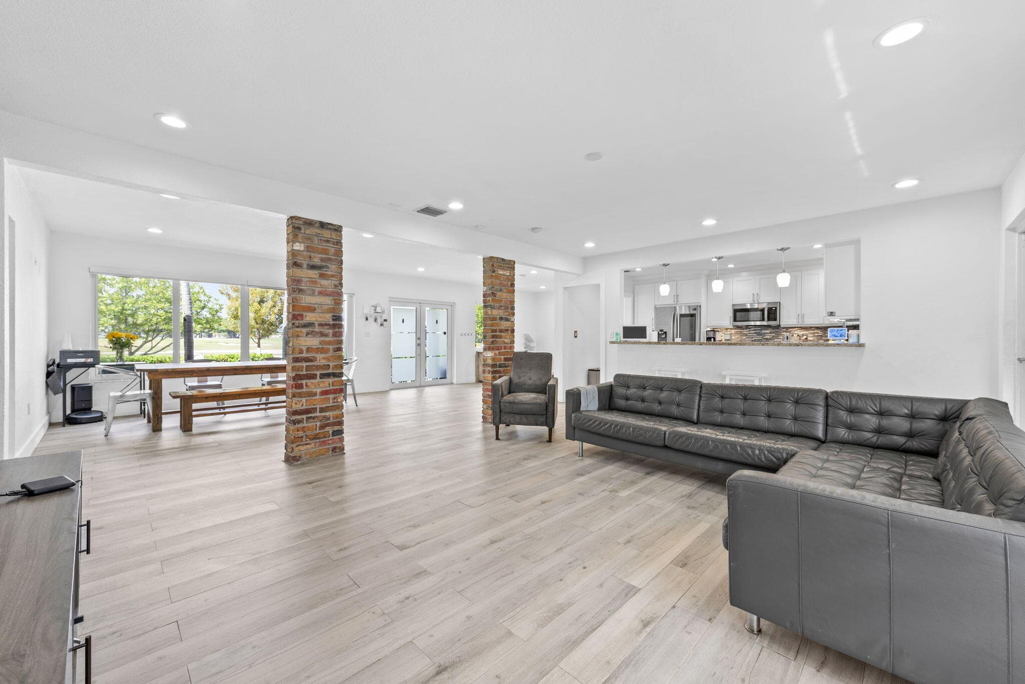 409 14th Hollywood FL 33020 — thumbnail 9 of 33