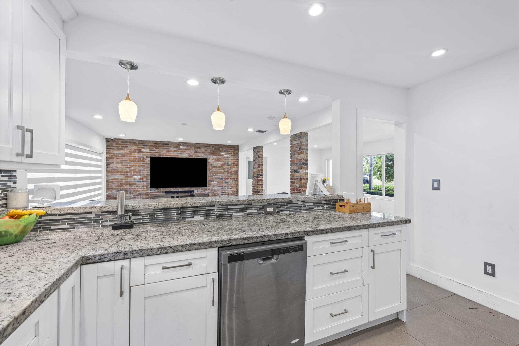409 14th Hollywood FL 33020 — thumbnail 10 of 33