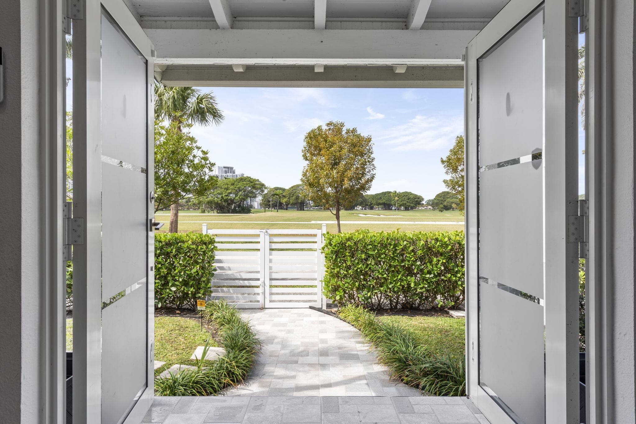 409 14th Hollywood FL 33020 — thumbnail 4 of 33