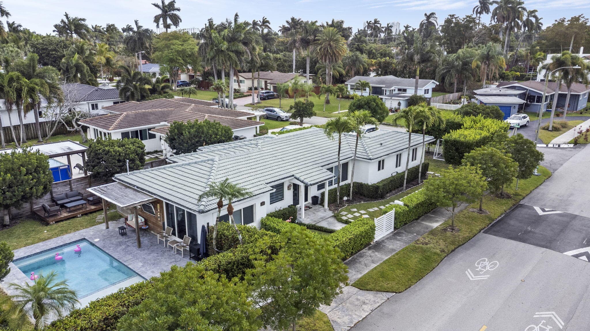 409 14th Hollywood FL 33020 — photo 1