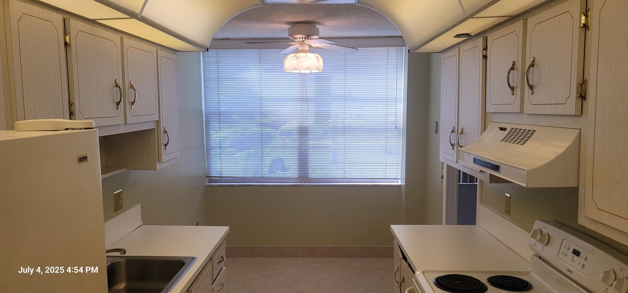 1300 Saint Charles #L19 Pembroke Pines FL 33026 — thumbnail 7 of 17