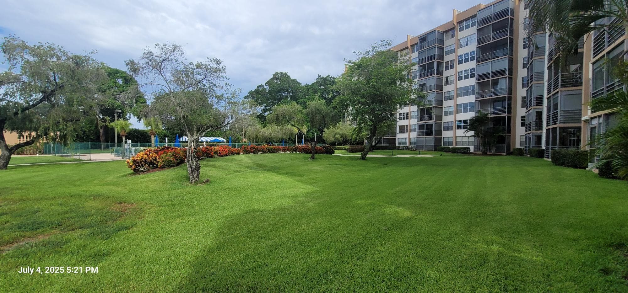 1300 Saint Charles #L19 Pembroke Pines FL 33026 — thumbnail 9 of 17