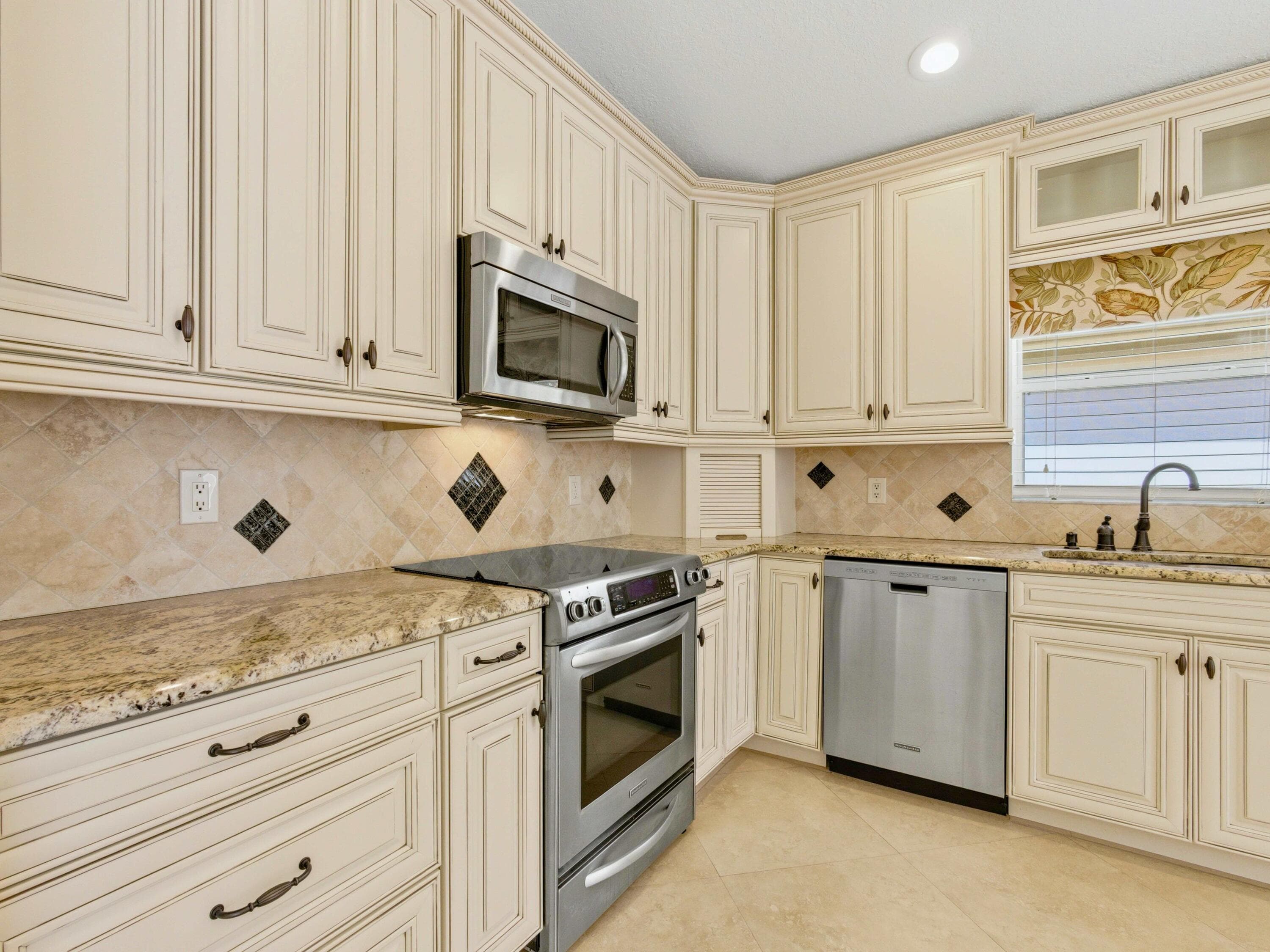 10740 Grande Palladium Boynton Beach FL 33436 — thumbnail 22 of 67