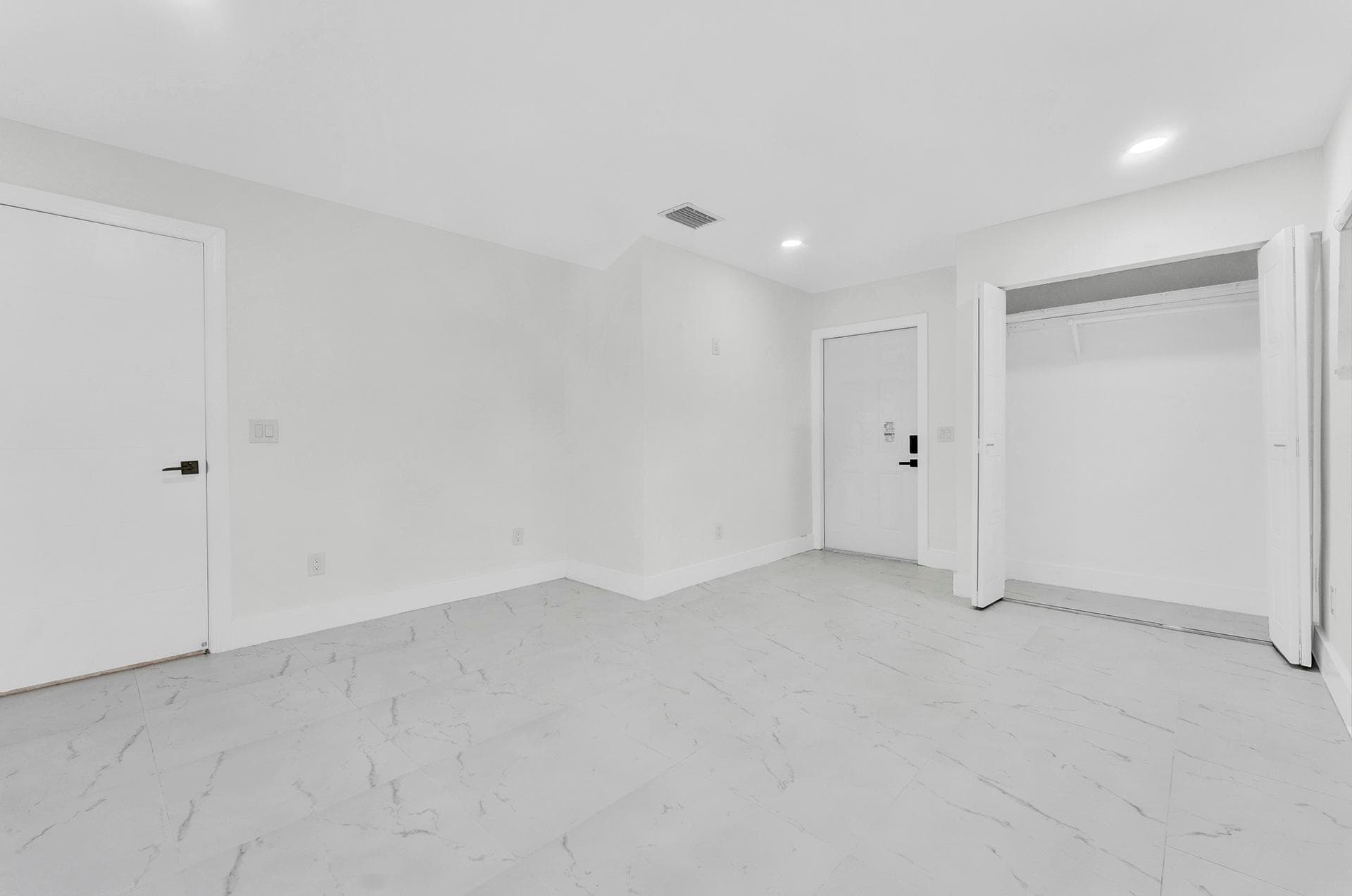 5921 15th Fort Lauderdale FL 33334 — thumbnail 12 of 49