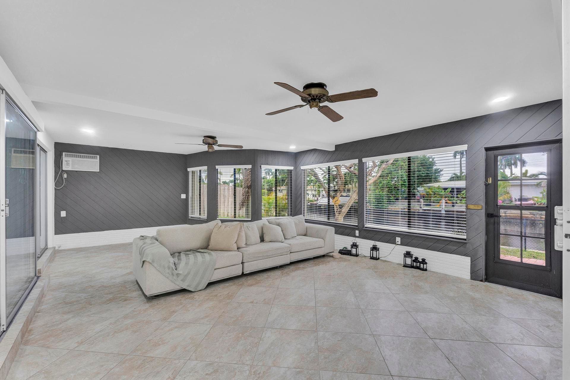 5921 15th Fort Lauderdale FL 33334 — thumbnail 29 of 49