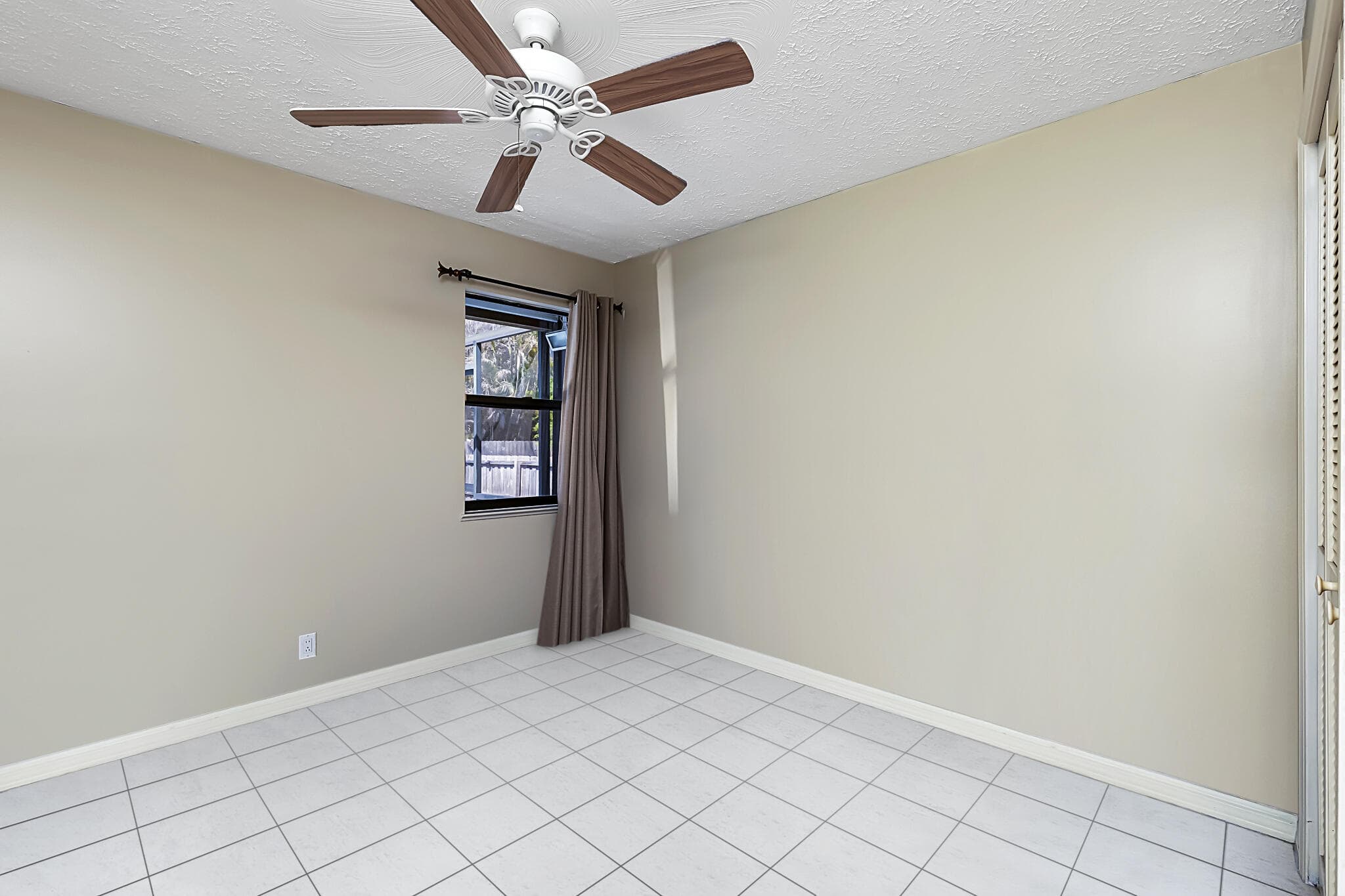 471 Ron Rico Port St. Lucie FL 34983 — thumbnail 23 of 33