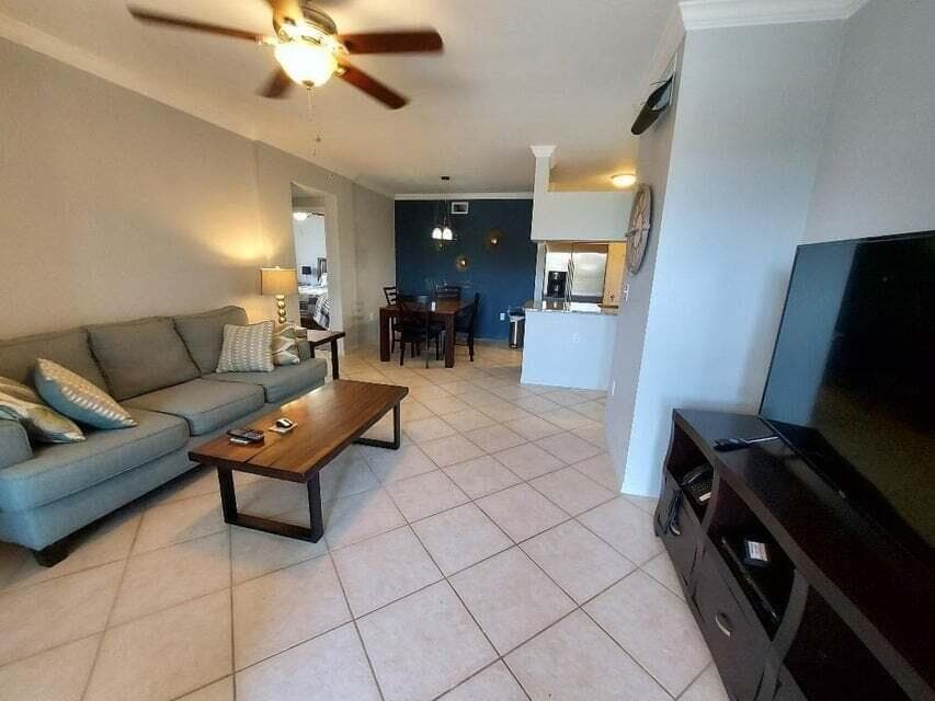 6482 Emerald Dunes #301 West Palm Beach FL 33411 — thumbnail 3 of 13