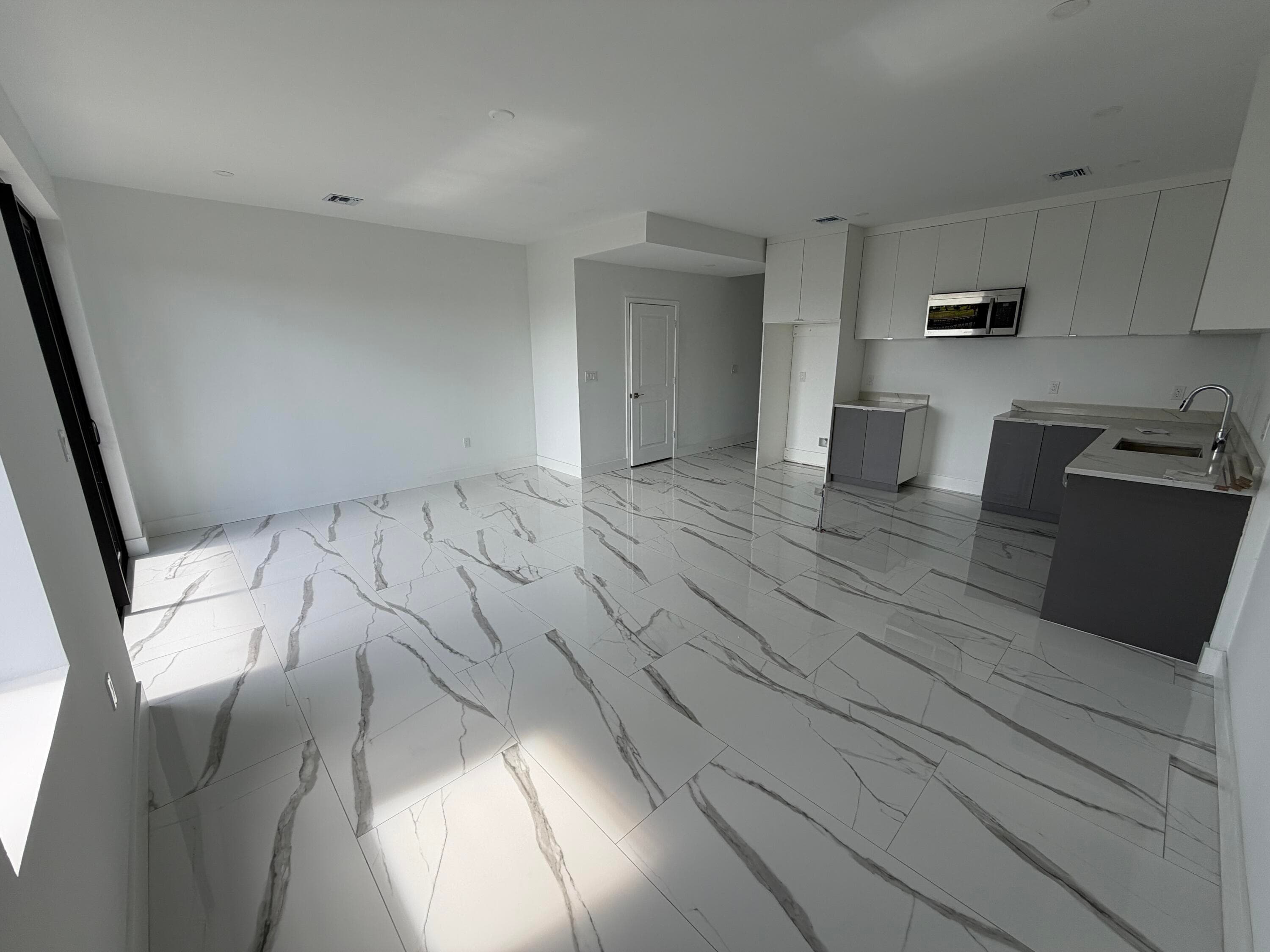 1544 1st Pompano Beach FL 33060 — thumbnail 6 of 24