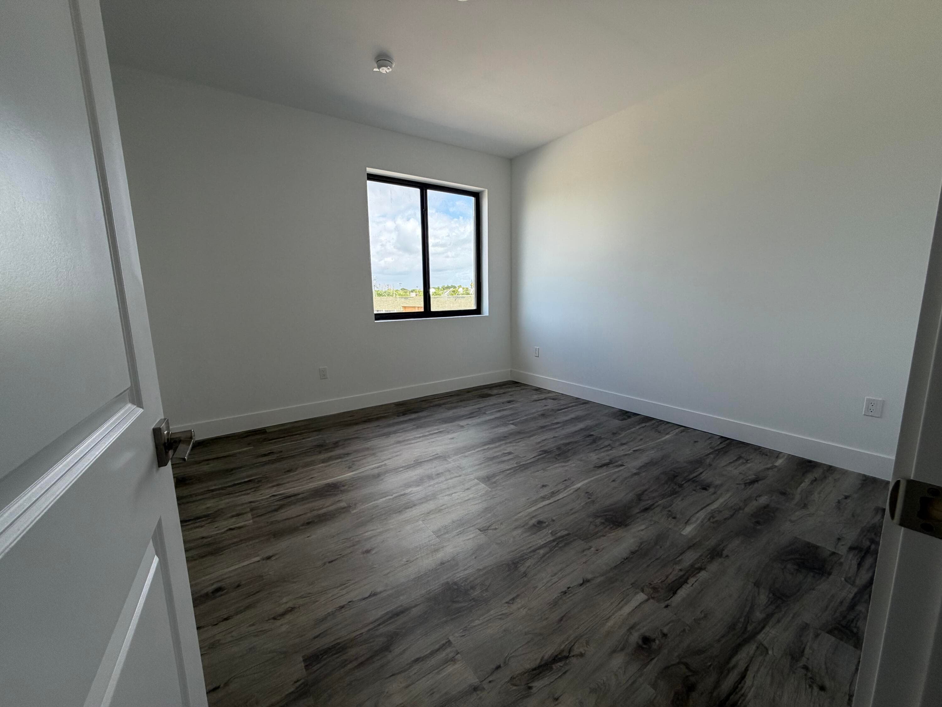 1544 1st Pompano Beach FL 33060 — thumbnail 12 of 24