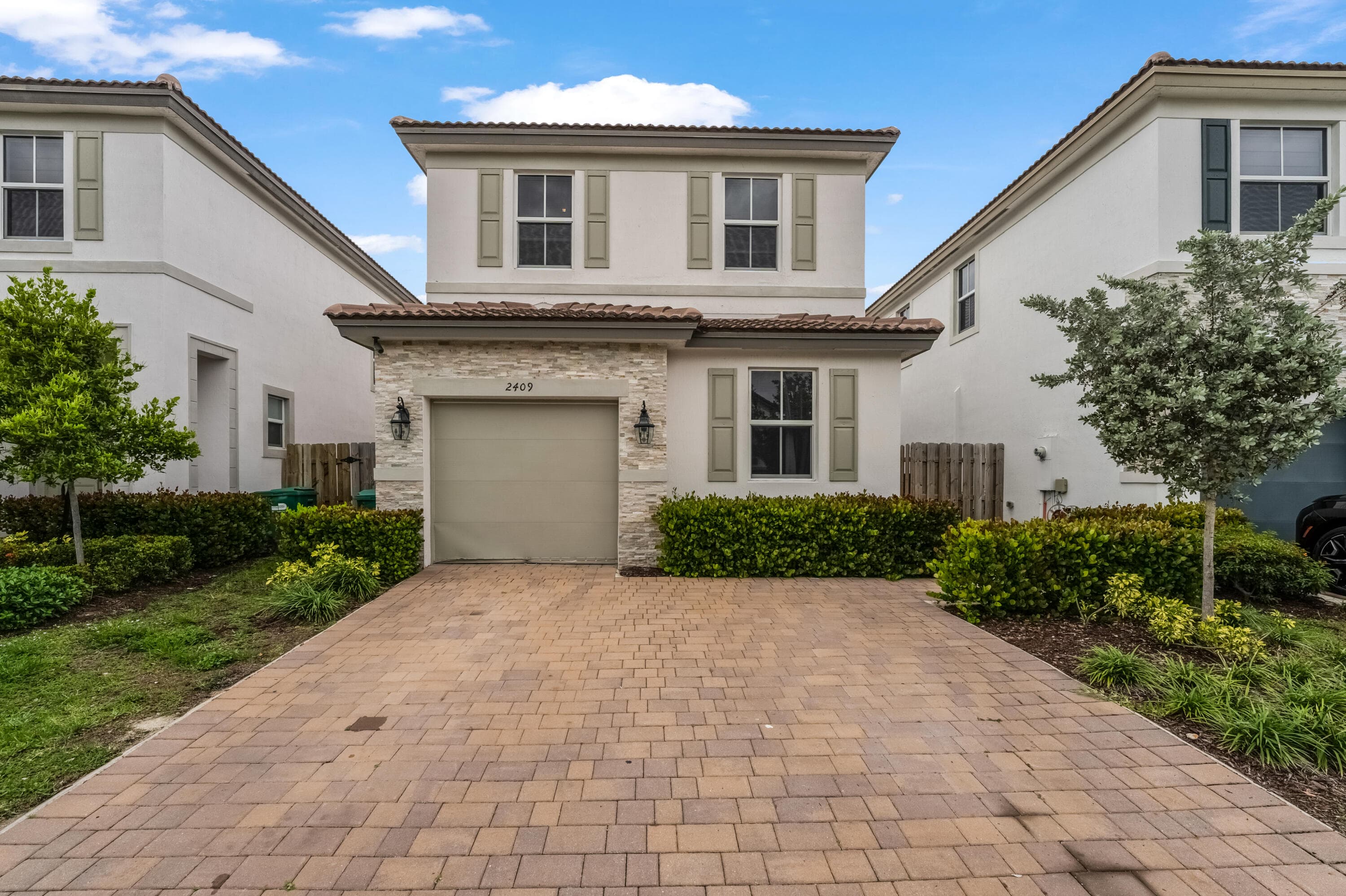 2409 131st Miami FL 33167 — thumbnail 3 of 26