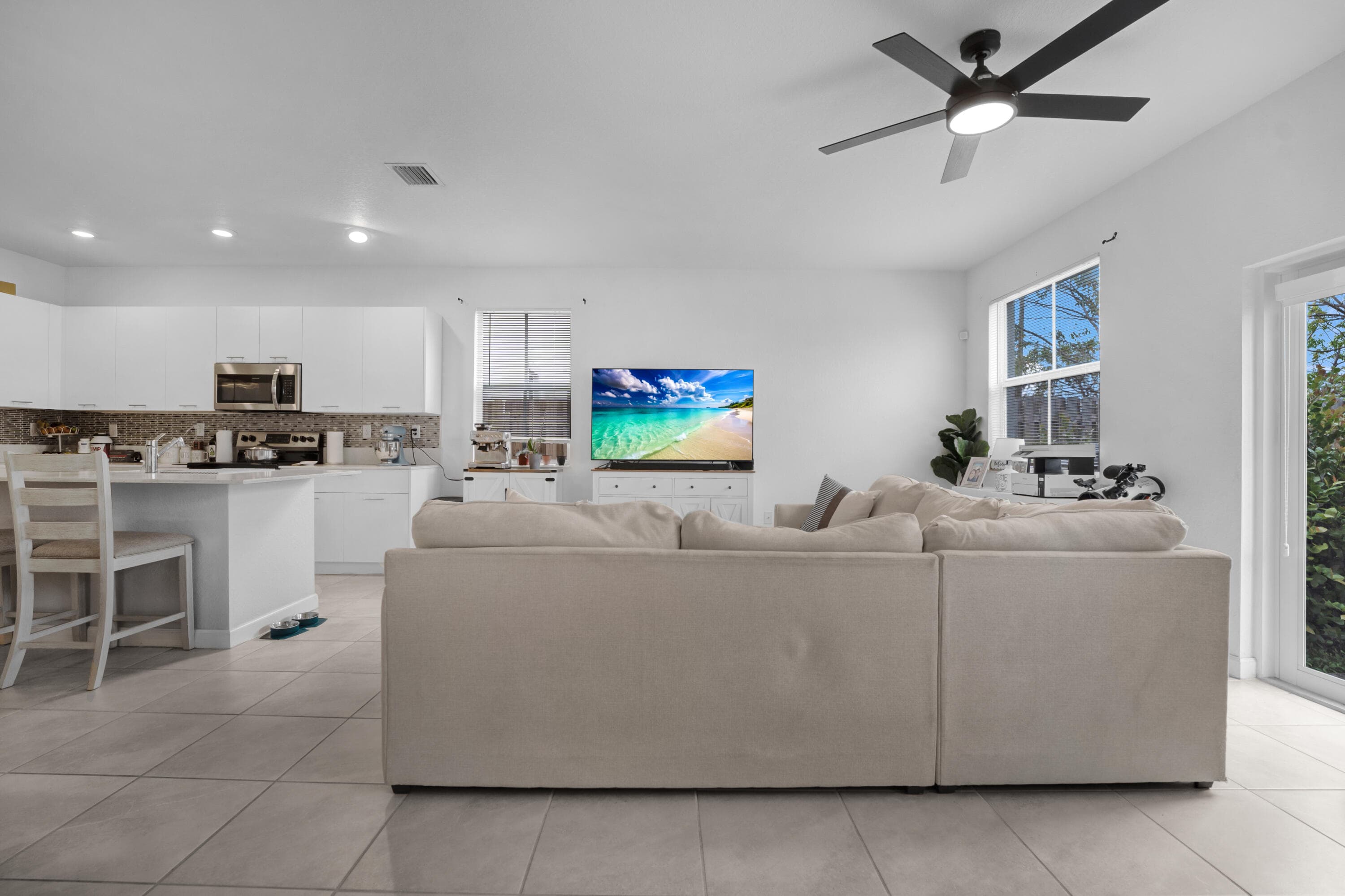 2409 131st Miami FL 33167 — thumbnail 10 of 26
