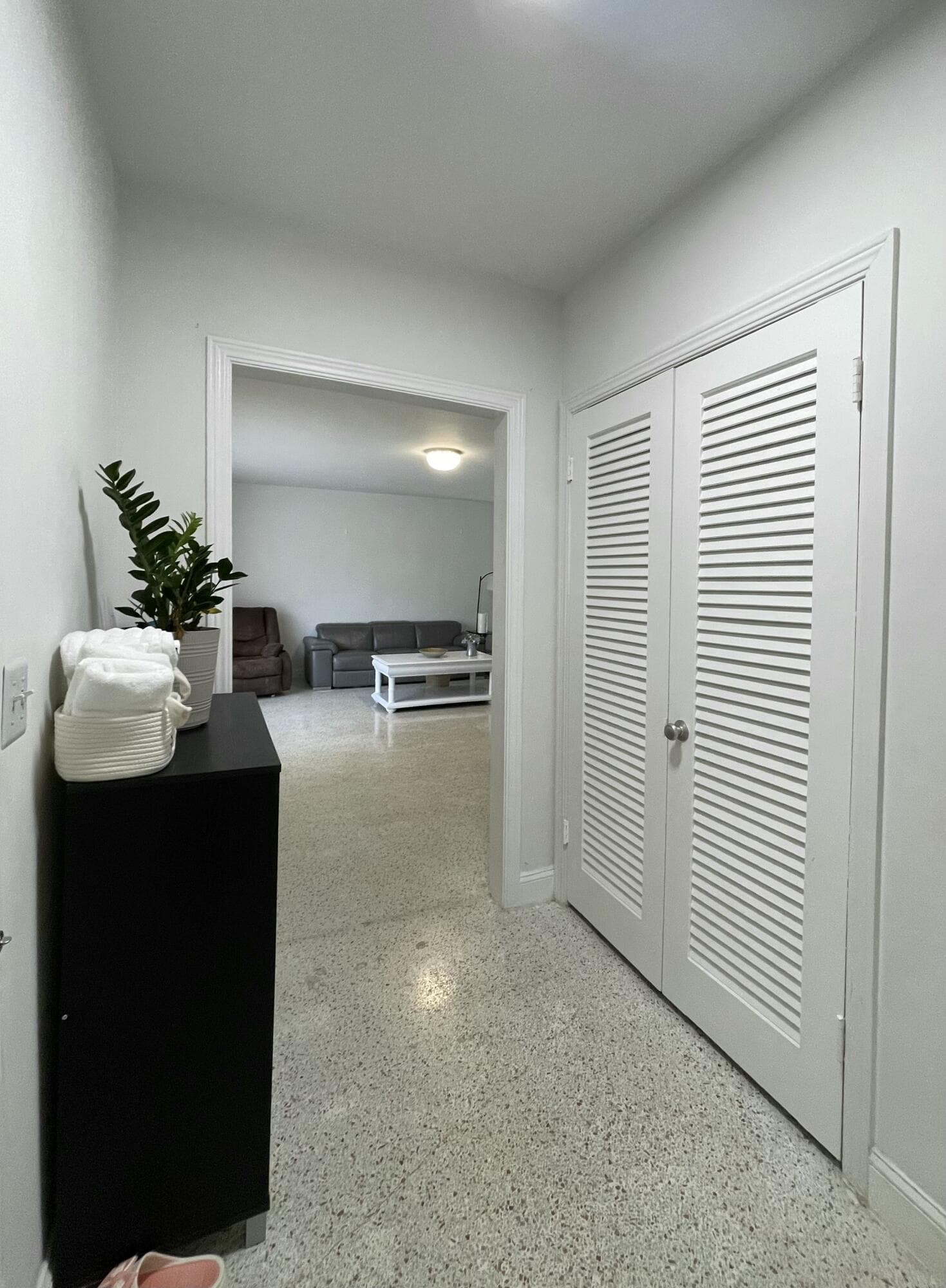 8895 Bates Palm Beach Gardens FL 33418 — thumbnail 16 of 92