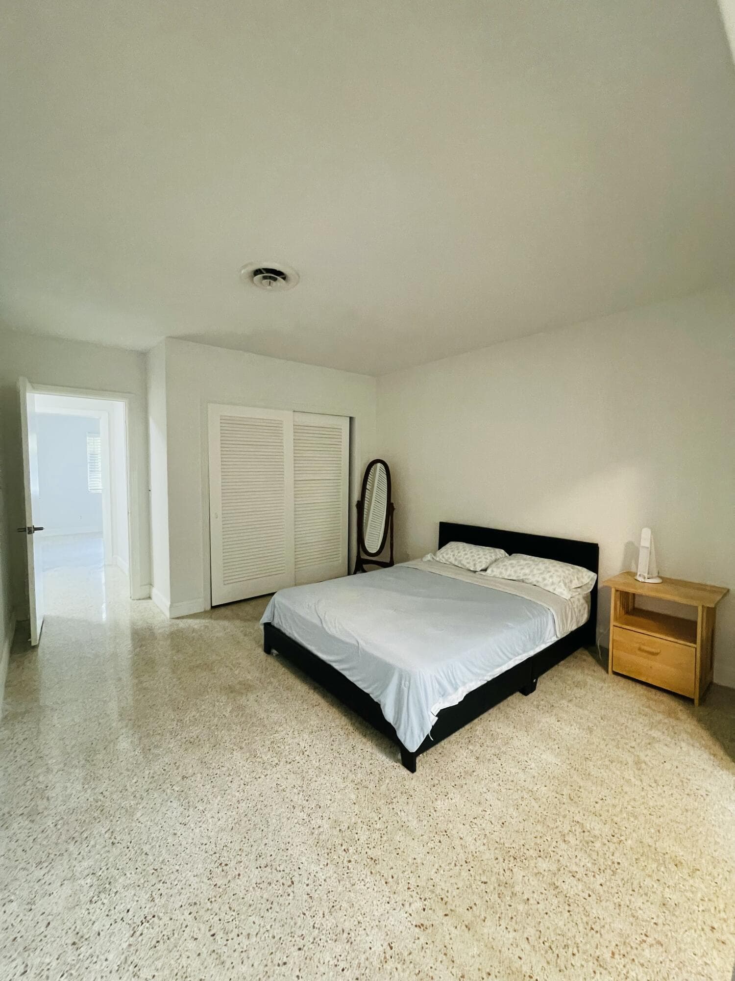 8895 Bates Palm Beach Gardens FL 33418 — thumbnail 25 of 92