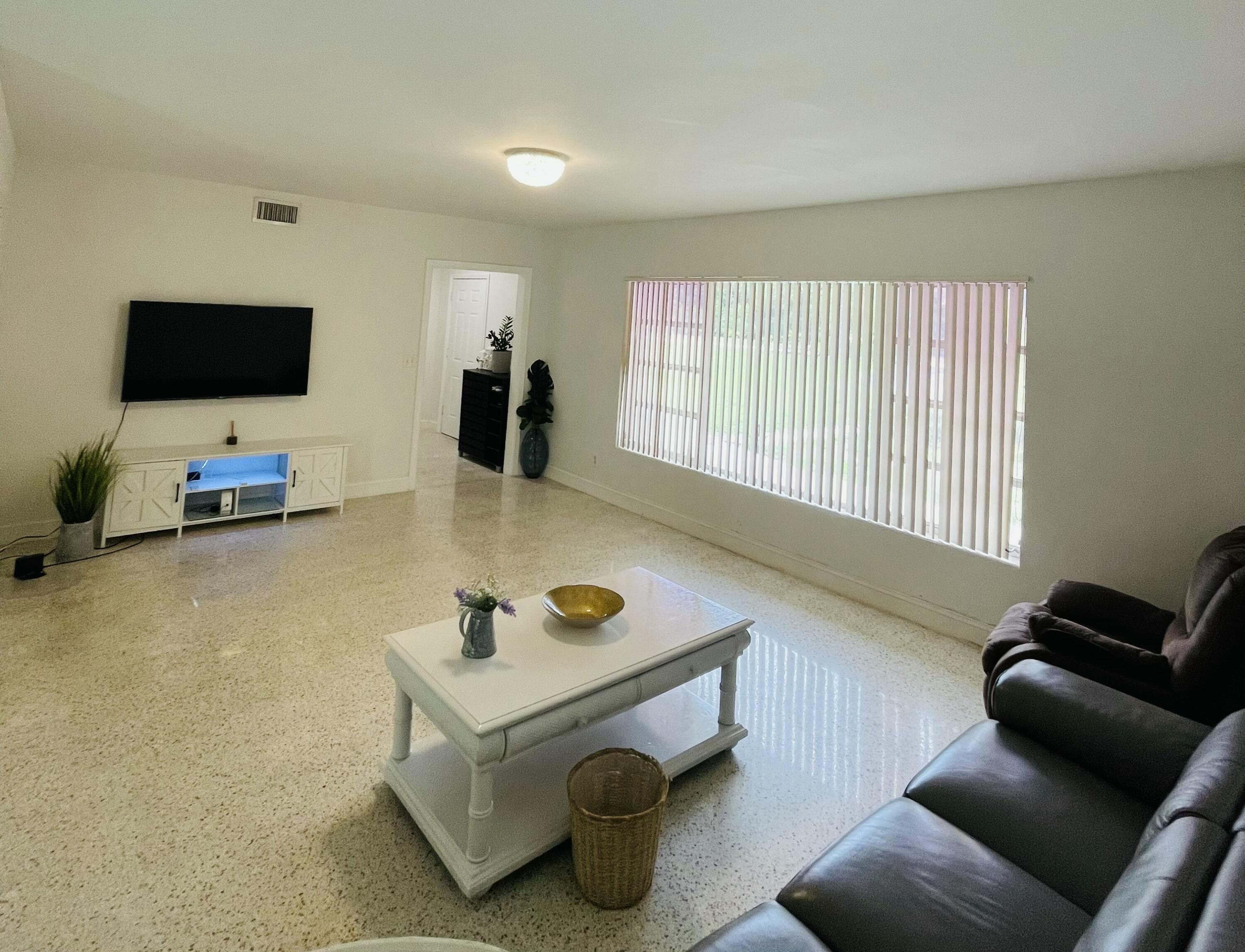 8895 Bates Palm Beach Gardens FL 33418 — thumbnail 7 of 92