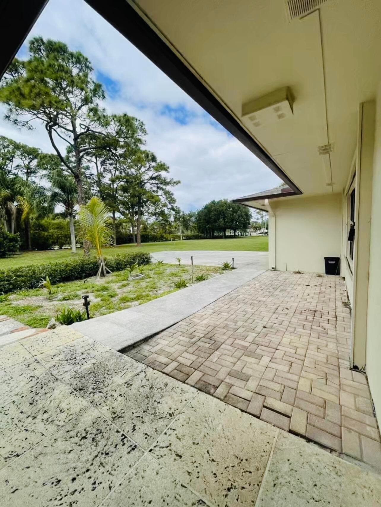 8895 Bates Palm Beach Gardens FL 33418 — thumbnail 37 of 92