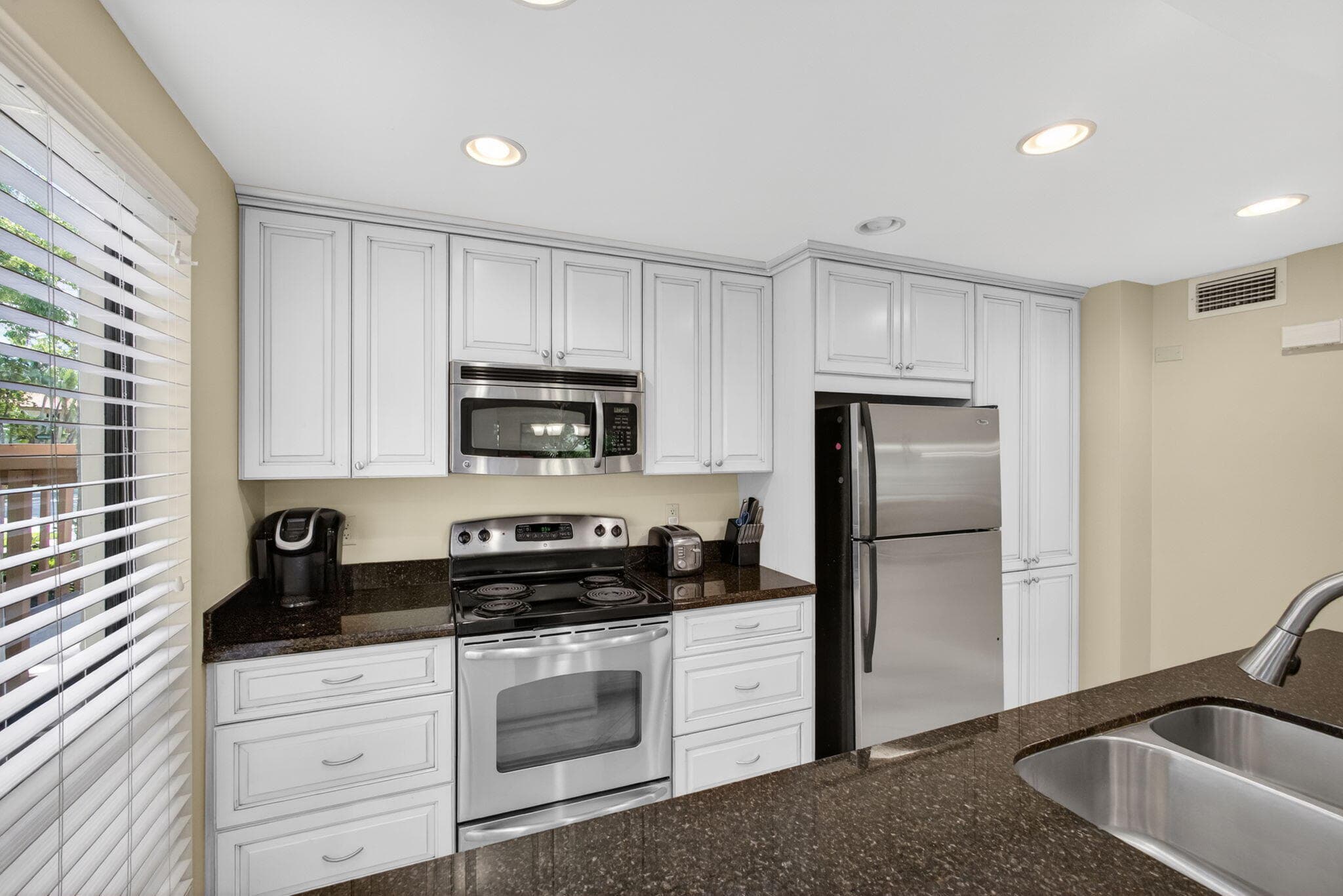 112 Brackenwood Palm Beach Gardens FL 33418 — thumbnail 6 of 33
