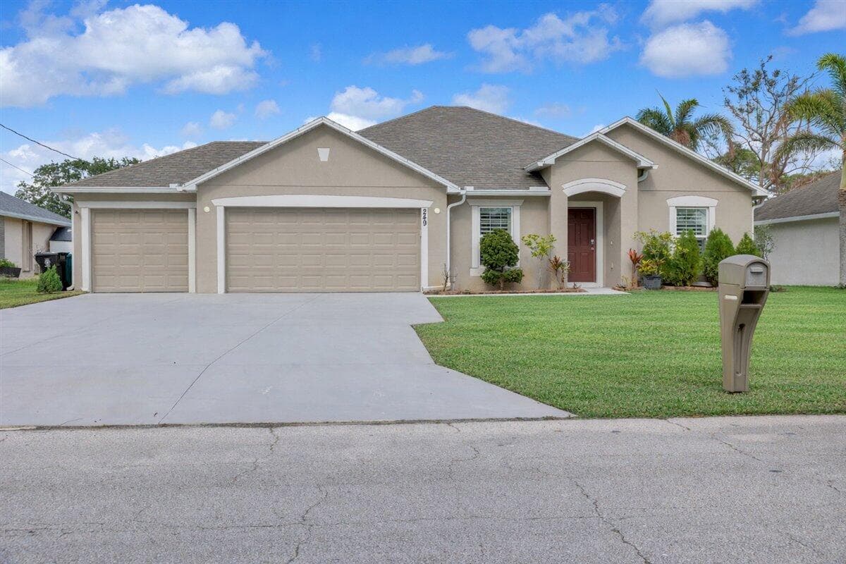 249 Whitmore Port St. Lucie FL 34984 — thumbnail 3 of 62