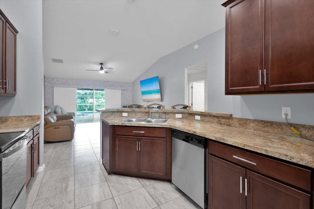 249 Whitmore Port St. Lucie FL 34984 — thumbnail 32 of 62