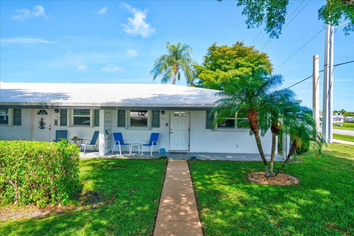 100 Leisure Lake #109 Boynton Beach FL 33426 — photo 1