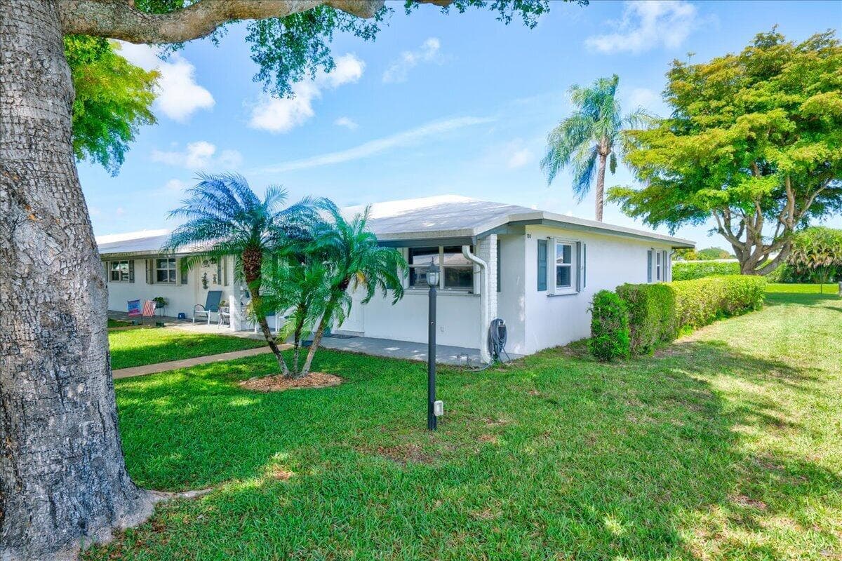 100 Leisure Lake #109 Boynton Beach FL 33426 — thumbnail 3 of 64