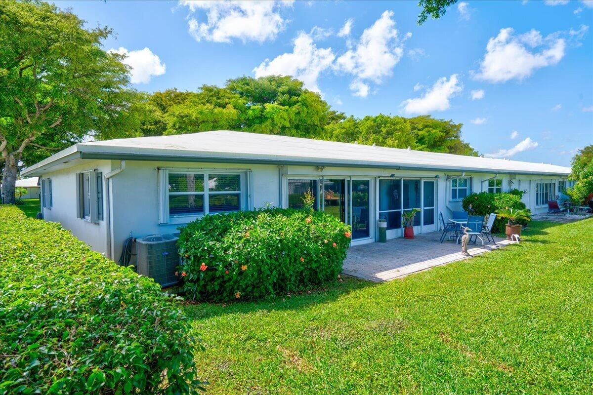 100 Leisure Lake #109 Boynton Beach FL 33426 — thumbnail 29 of 64