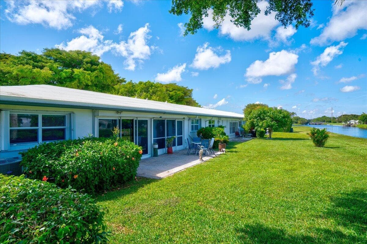 100 Leisure Lake #109 Boynton Beach FL 33426 — thumbnail 30 of 64